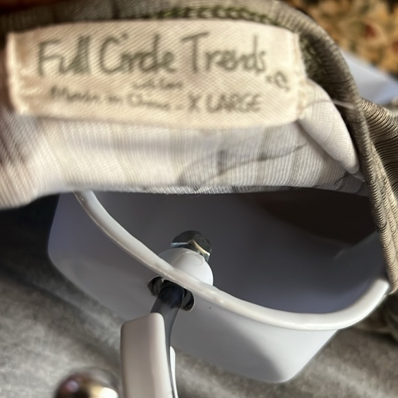 Top - Picture 3 of 3